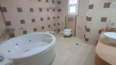 8 Bedroom Villa for Rent in Mawaleh