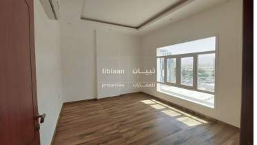 شقة من غرفتين نوم للبيع في العذيبة