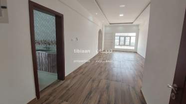 شقة من غرفتين نوم للبيع في العذيبة