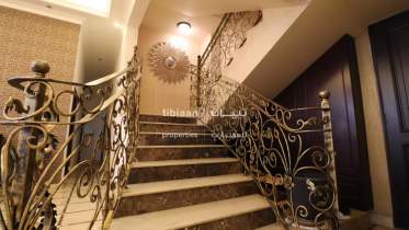 فيلا راقية للبيع في القرم