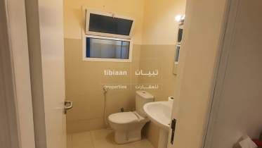 4 Bedrooms Twin villa for Sale in Alhail North