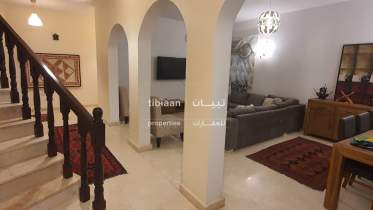 4 Bedrooms Twin villa for Sale in Alhail North