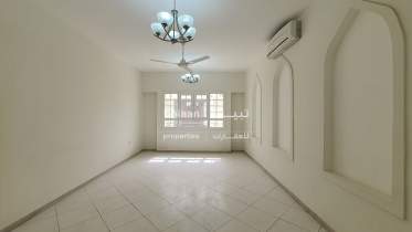 توين فيلا تجارية للايجار في الموالح الجنوبية