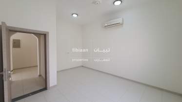 توين فيلا تجارية للايجار في الموالح الجنوبية