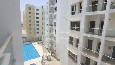 شقة واسعة بها 3 غرف نوم للبيع في الحيل الشمالية