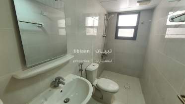 شقة للايجار في العذيبة