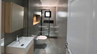 فيلا من 4 غرف للبيع في العذيبة
