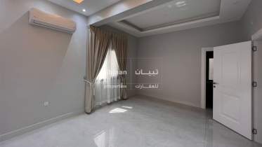 فيلا من 4 غرف للبيع في العذيبة
