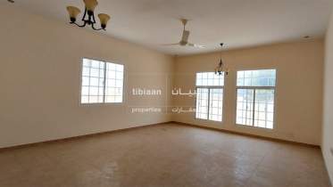 شقة بثلاث غرف نوم للايجار في القرم