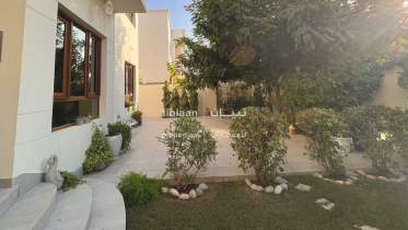 فيلا مؤثثة للبيع في الحيل الشمالية