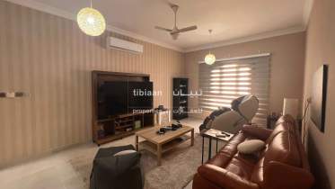 فيلا مؤثثة للبيع في الحيل الشمالية