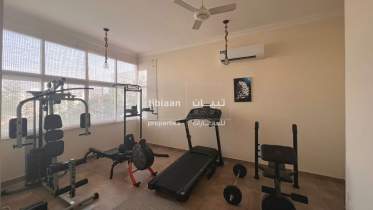 فيلا مؤثثة للبيع في الحيل الشمالية