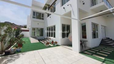 7 Bedrooms Villa for Rent in Awabi