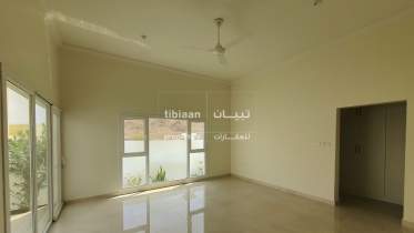 7 Bedrooms Villa for Rent in Awabi