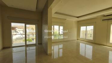 7 Bedrooms Villa for Rent in Awabi