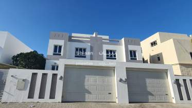 Twin villa for Sale in Alhail North