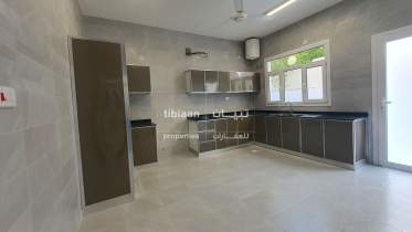 5 Bedroom Villa for Rent in Ansab