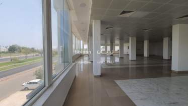 وحدة تجارية سكنية في مدينة قابوس