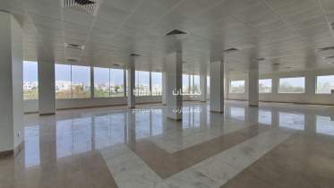 وحدة تجارية سكنية في مدينة قابوس