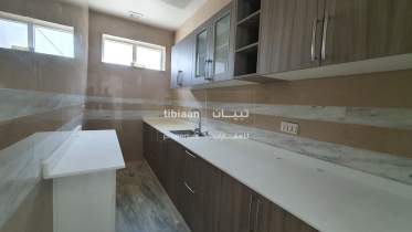 وحدة تجارية سكنية في مدينة قابوس