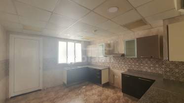 Townhouse for rent with 6 bedrooms in Al Athaiba
