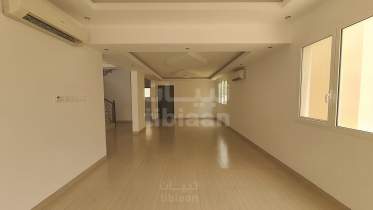 Townhouse for rent with 6 bedrooms in Al Athaiba