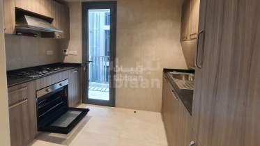 Spacious flat for rent in muscat hills / Boulevard Tower