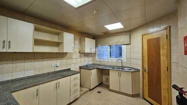 Flat for rent in Shatti Al Qurum