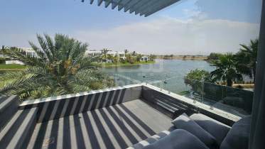 Luxurious fully furnished villa for rent in Al Mouj