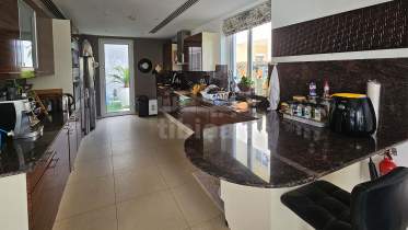 Luxurious fully furnished villa for rent in Al Mouj