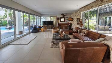 Luxurious fully furnished villa for rent in Al Mouj