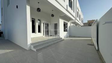 3 modern villas for sale in Al Amarat
