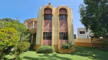 Villa for sale in Al Hail North