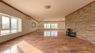 فيلا للإيجار في الحيل الجنوبية