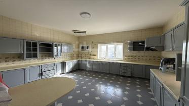 فيلا للإيجار في الحيل الجنوبية