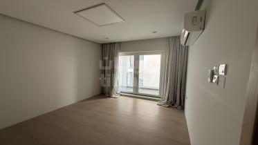 Modern Twin Villa for Rent in Al Ghubrah North